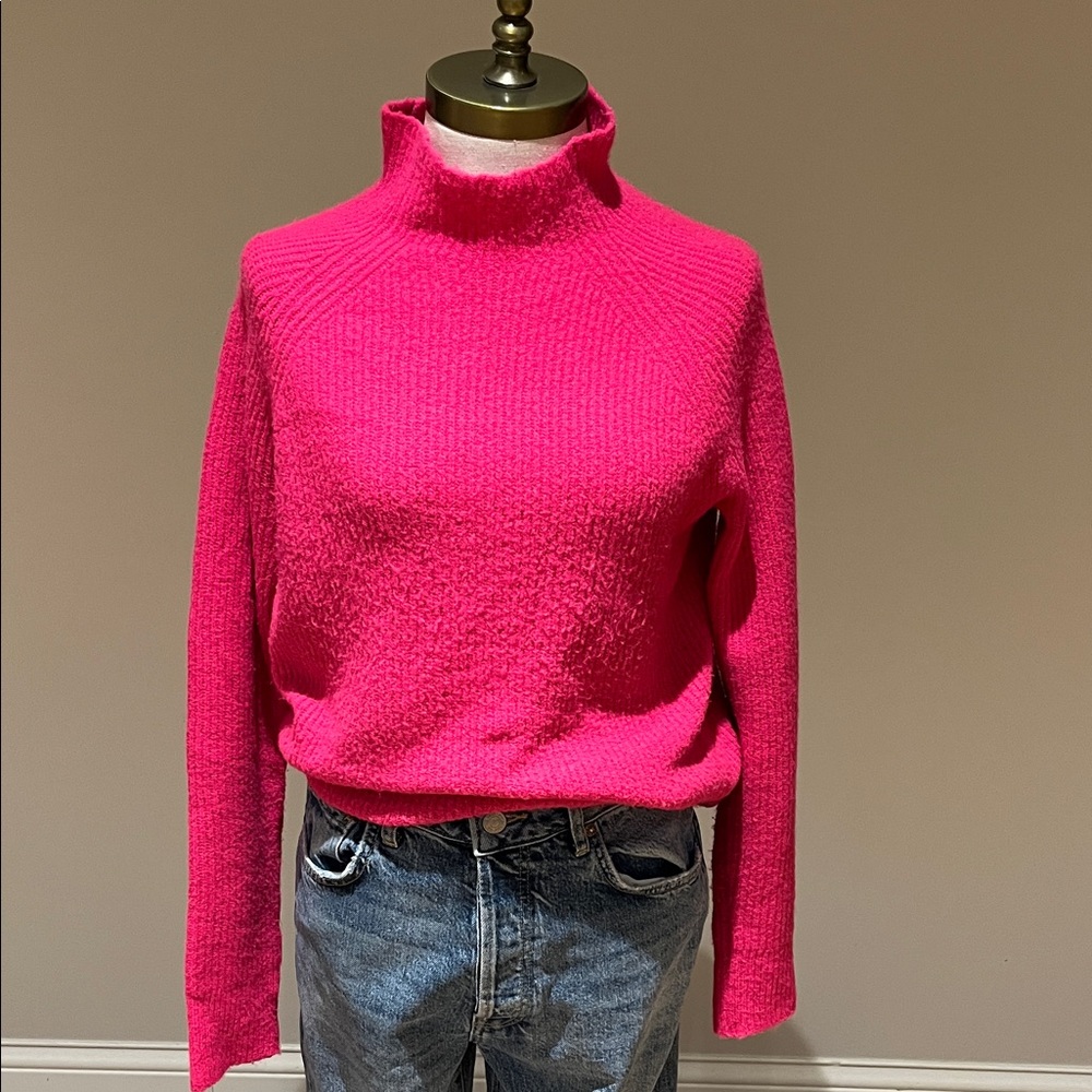 Halogen bright Pink ribbed mock neck fuzzy sweater size XS-M